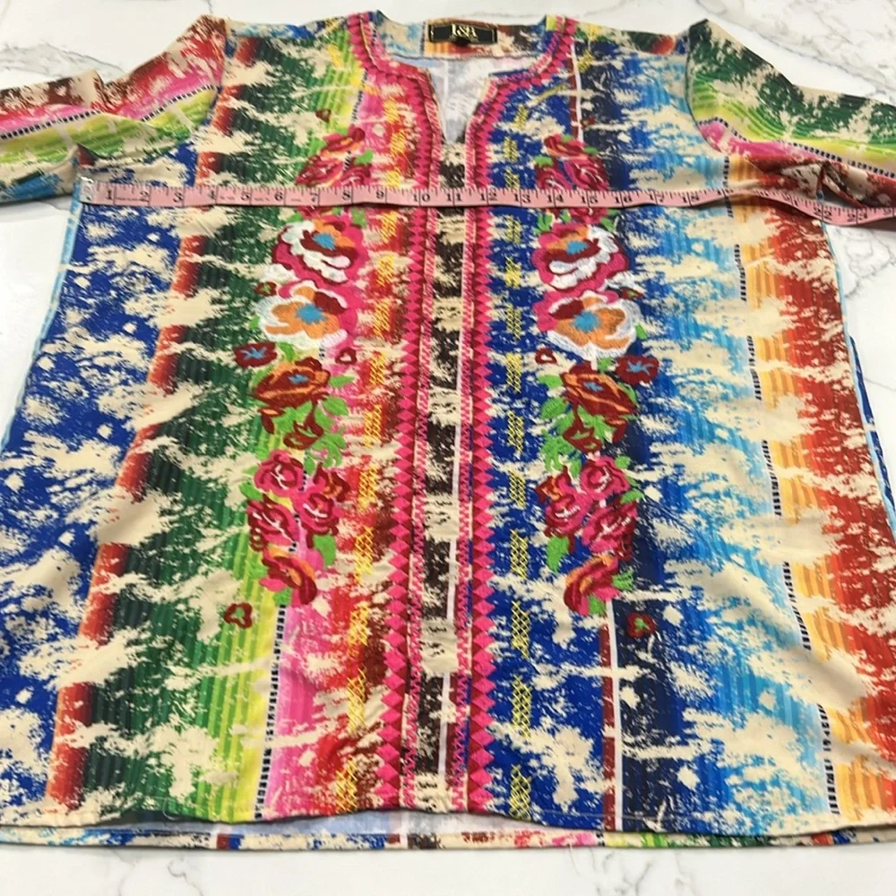 L & B Multicolor Floral Embroidery Accent Pull On Top. Size S (450J) - Picture 7 of 11